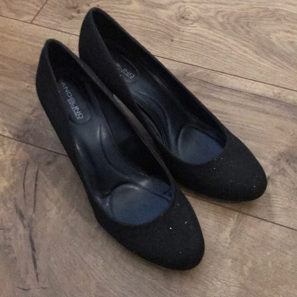 bandolino black pumps